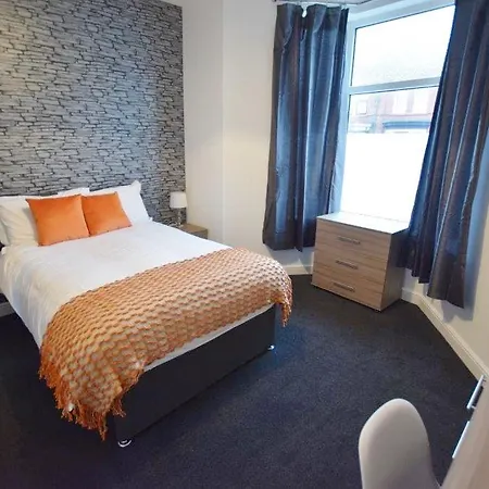 Guest house Ainslie House 3*